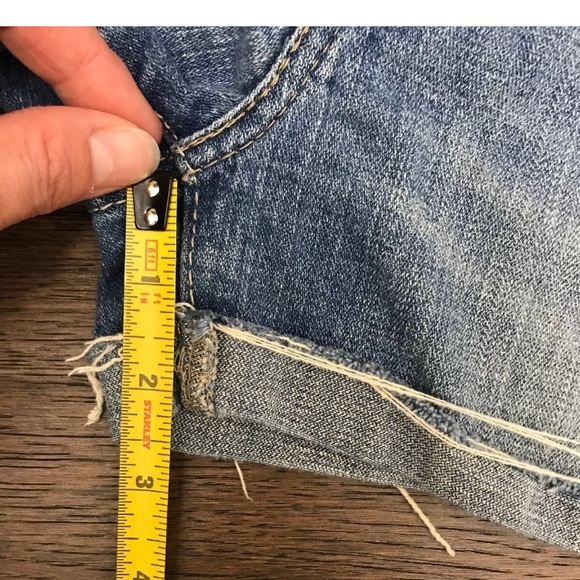 Levi’s Juniors Cuffed Jean Shorts Med Wash Size 5 - Picture 7 of 8